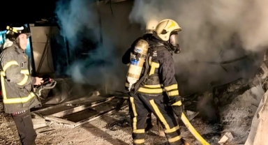 Kahramanmaraş'ta elektrikli ısıtıcı konteynırı yaktı