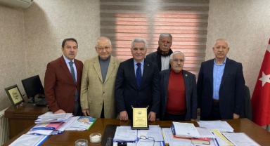 Kerim Yılmaz’a Ankara Kahramanmaraş Dernekler Federasyonundan Plaket