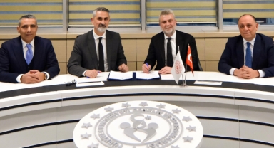 Spor Vadisi ve 50 Mahalleye Sentetik Saha İçin İmzalar Atıldı…