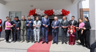 2024-2025 Eğitim öğretim yılı 2. dönem itibari ile yeni okul binasında eğitim vermeye başlayan Fatih İlkokulu-Ortaokulunda yeni atölyeler ve resim sergisi açılışı büyük bir katılımla yapıldı.