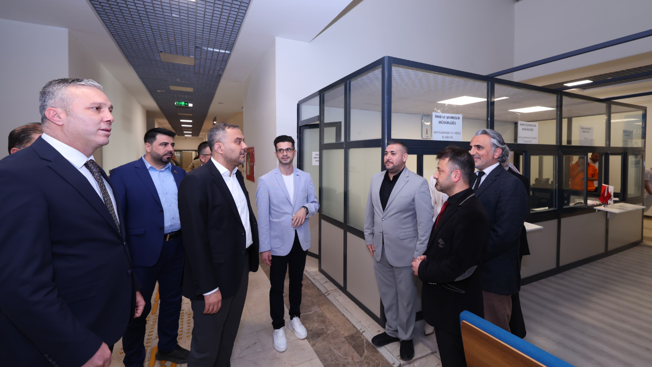 Başkan Toptaş, belediye personeliyle bayramlaştı