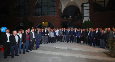 Başkan Toptaş ve İl Başkanı Gül, mahalle başkanlarıyla iftarda buluştu