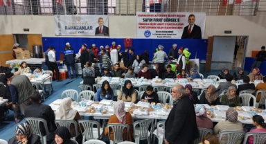 Büyükşehir Türkoğlu’nda Ramazan Sofrası Kurdu, Gönüller Bir Oldu