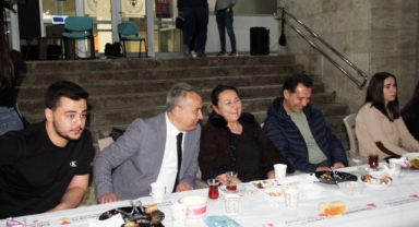 Cumhuriyet Ortaokulu'nda İftar Buluşması