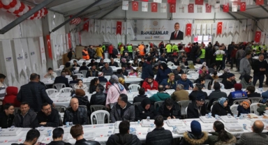 Kahramanmaraş'ta her gün 20 bin kişilik iftar sofrası kuruluyor