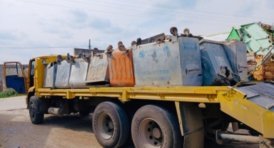 Yumurtalık Belediyesi personeli atıl malzemeleri geri dönüştürüyor, vatandaşın, öğrencilerin hizmetine sunuyor