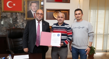 BAŞKAN AKPINAR, “PARK VE BAHÇELERİMİZİN BANKLARINI MESLEK LİSELERİMİZ ÜRETMEYE DEVAM EDECEK”
