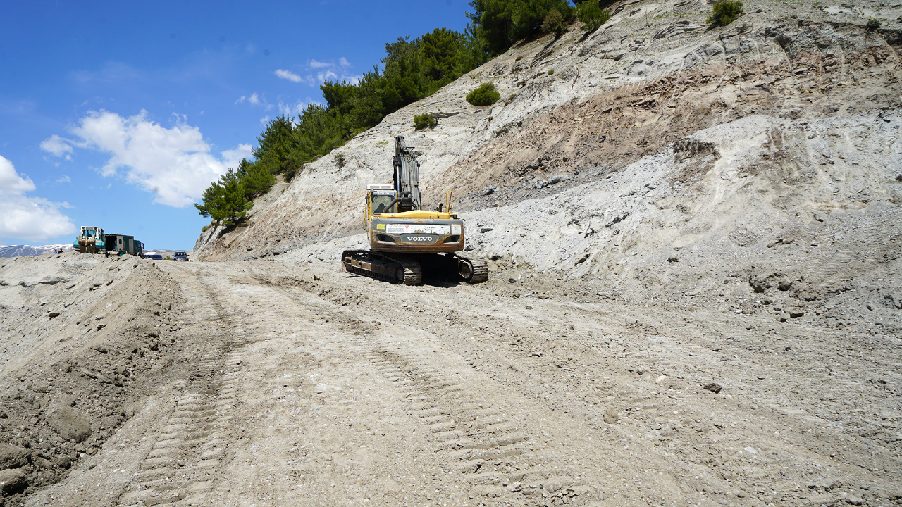Büyükşehir, Dulkadiroğlu’nda Köy Evlerine Yeni Yol Açıyor