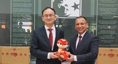 Çin Halk Cumhuriyeti büyükelçisi jiang Xuebin in Kahramanmaraş Onikişubat Yunus Emre Ortaokulu ziyareti 