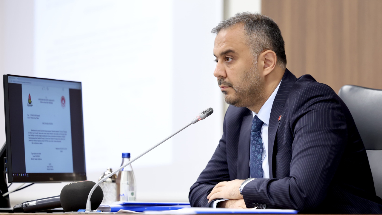 Onikişubat Belediye Meclisi, vefat eden Menderes Akıllı’yı unutmadı