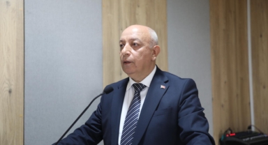 REKTÖR BAKAN: “DİJİTAL DÜNYAYI ÇOCUKLARIMIZ İÇİN DAHA GÜVENLİ YOL YÜRÜYEBİLECEKLERİ ALANLAR HALİNE GETİRMELİYİZ”