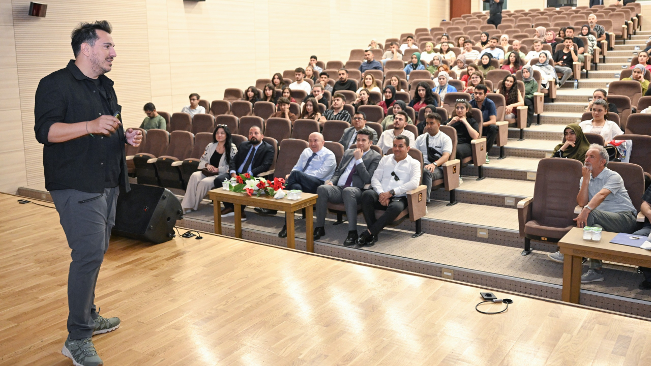 21. Yüzyılın Evliya Çelebisi: Seymen Bozaslan ile Seyahatname Sohbetleri