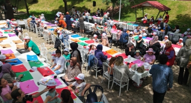 Anneler ve Çocukları Büyükşehir’in Çiçek Yapım Atölyesinde