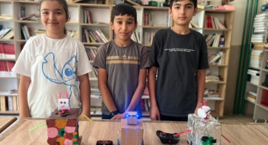 Atık malzemelerle yapılan robot yarışması ilgi uyandırdı