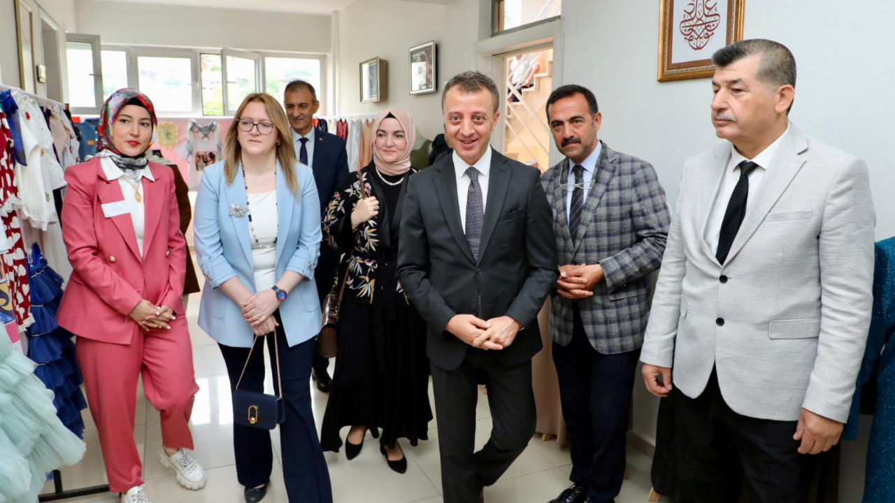 Dulkadiroğlu HEM’in Yıl Sonu Geleneksel Sergisine Yoğun İlgi