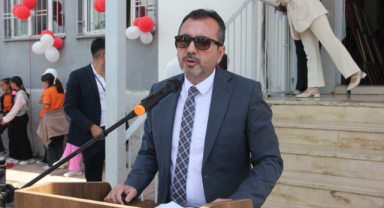 Ilıca Yeniyapan Ortaokulunda 4006 Bilim Fuarı Şenlik Şeklinde oldu.