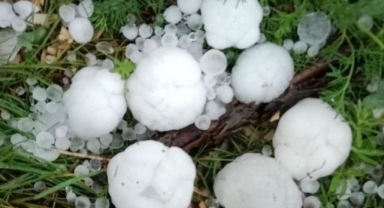 Kahramanmaraş’ta ceviz büyüklüğündeki dolu yağışı maddi hasara neden oldu 0