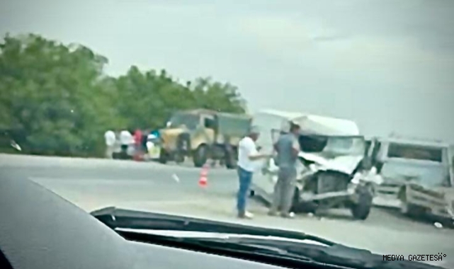 -Kahramanmaraş’ta minibüs ile askeri araç çarpıştı: 3 yaralı