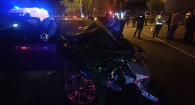 Kahramanmaraş’ta otomobil paramparça oldu