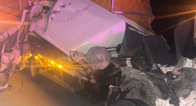 Kahramanmaraş'ta tır ile kamyon çarpıştı: 1 ölü 1 yaralı