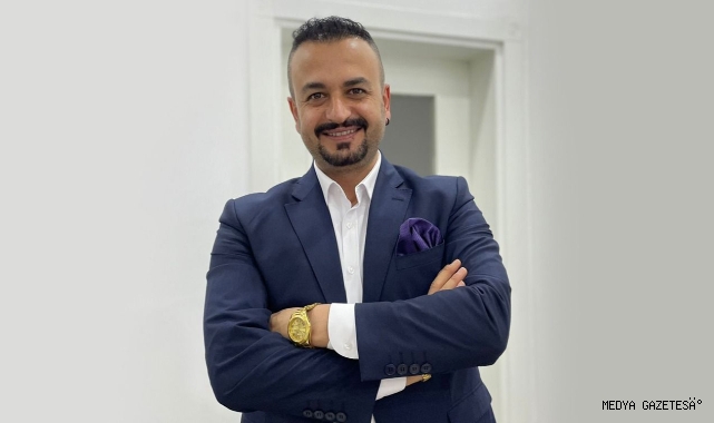 Mecit Bayton; Sahada 11 Kişi Değil, Bir Memleket Vardı