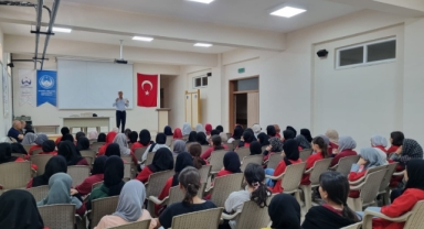 Mehmet Akif İnan İmam Hatip Ortaokulunda Söyleşisi Yapıldı