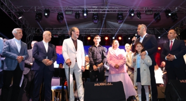 Onikişubat Gençlik Festivali’nde Yücel Arzen ve genç yeteneklerden unutulmaz performans
