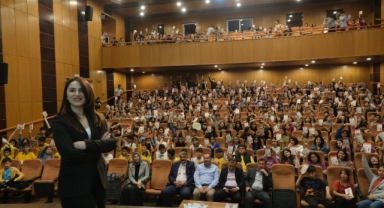 Onikişubat Okuyor’da bu hafta ‘Kelimelerle Örülen Dünyamız’ konuşuldu