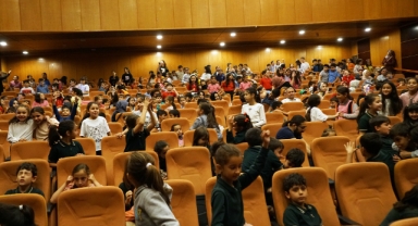 Renkli Kostümler, Büyük Alkışlar; “Sam ile Julia” Çocuklarla Buluştu