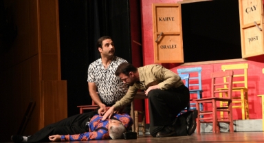 Sahne Maraş’tan Nostalji ve Kahkaha Dolu Bir Gece