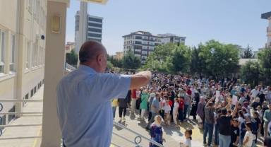 Zekeriya Tanrıverdi Kız İmam Hatip Ortaokulu Sınavına Rekor Başvuru
