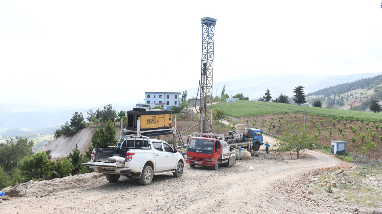 Büyükşehir 21 Mahalledeki Köy Evleri İçin Yeni İçmesuyu Altyapısı İnşa Ediyor