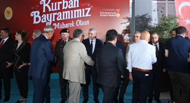 Geleneksel Bayramlaşma Töreninde Şehir Protokolü ve Vatandaşlar Bir Araya Geldi
