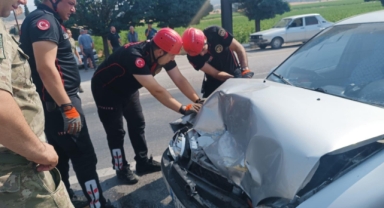 Kahramanmaraş’ta otomobil traktör römorkuna çarptı: 1 yaralı