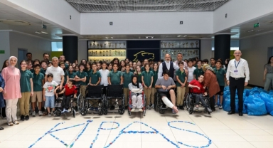 Mavi Kapaklarla Umuda Yolculuk: Kipaş Holding’den Sürdürülebilirlik ve Dayanışmaya Güçlü Destek
