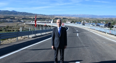 TÜRKİYE’DEKİ ARAÇLARIN YARISI BAYRAMDA OTOYOLLARDAYDI