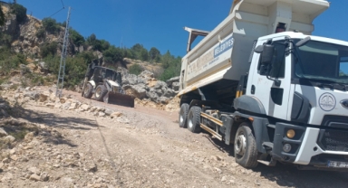 AĞABEYLİ MAHALLESİ’NDE YOL İYİLEŞTİRME ÇALIŞMALARI DEVAM EDİYOR