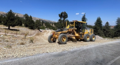 Büyükşehir’den Çağlayancerit Boylu’da Yol Çalışması