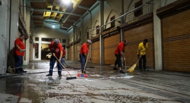 Büyükşehir’den Ticaret Kalbinde Kapsamlı Temizlik