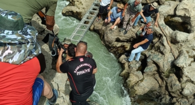 Elbistan’da suya düşen 2 kişi son anda kurtarıldı