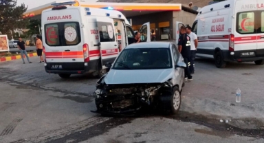 Kahramanmaraş’ta iki otomobil çarpıştı: 4 yaralı
