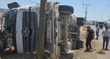 Kahramanmaraş’ta kamyon devrildi: 1 yaralı
