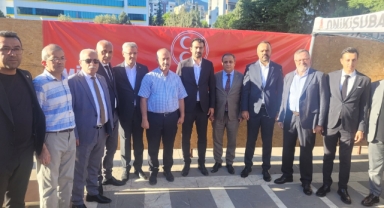 MHP'den Aşure İkramı: Vatandaşlardan Yoğun İlgi