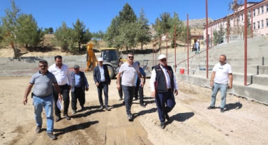 BAYDEMİRLİ GÜREŞ SAHASI ÇALIŞMALARI TÜM HIZIYLA DEVAM EDİYOR