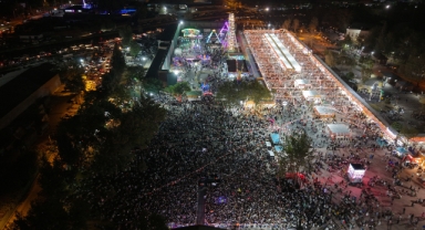 Buray Söyledi, Binlerce Kişi Hep Bir Ağızdan Eşlik Etti; KAFUM’da Müzik Ziyafeti