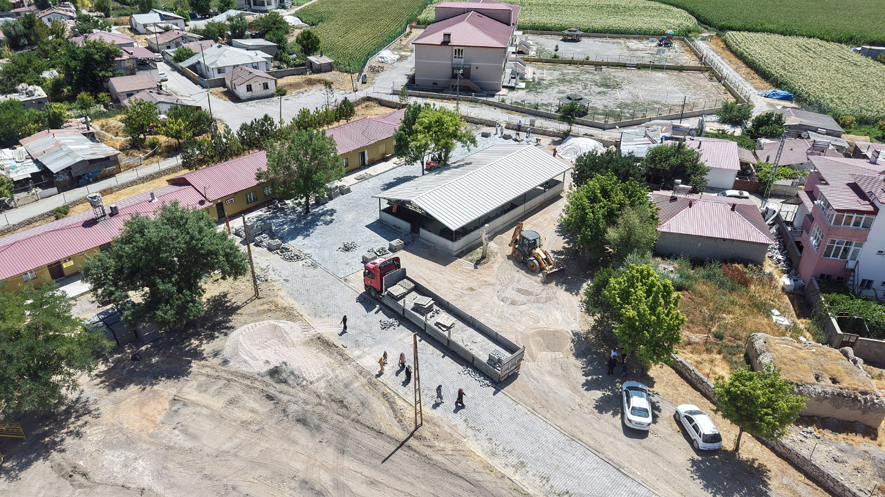 Büyükşehir’den Elbistan Alembey’in Sosyal Tesisine Düzenleme