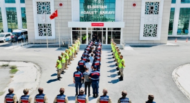 Kahramanmaraş’ta bir kişinin yaralandığı düğün merasiminde havaya ateş eden 6 kişi tutuklandı