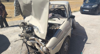 Kahramanmaraş’ta kamyonet ile otomobil çarpıştı: 2 yaralı