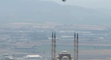 Kahramanmaraş’ta savaş uçakları Dünyan’nın en büyük Türk Bayrağı için havalandı