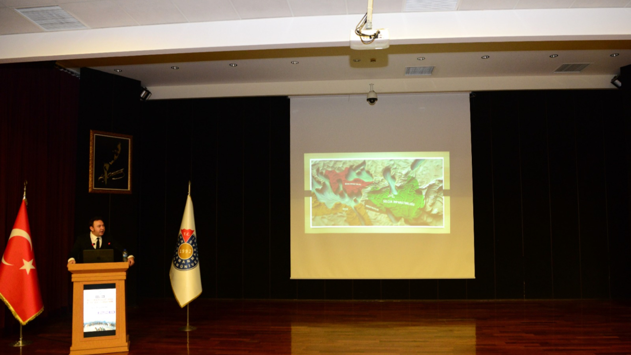Malazgirt Zaferi’nin 954. Yılında Türk Tarihi Açısından Önemi Konferansı Düzenlendi